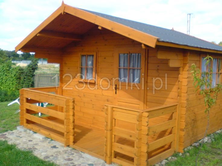 Domek drewniany letniskowy - domek z drewna z tarasem