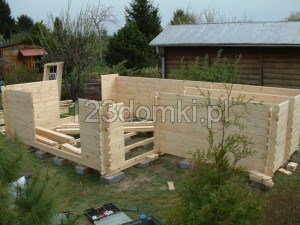 Domek drewniany letniskowy - domek z drewna montaż