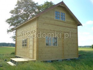 Domek drewniany letniskowy - domek z drewna z poddaszem