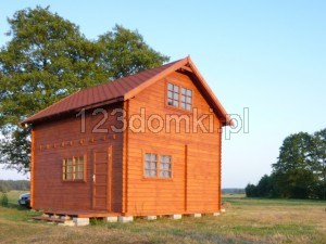 Domek drewniany letniskowy - domek z drewna z poddaszem